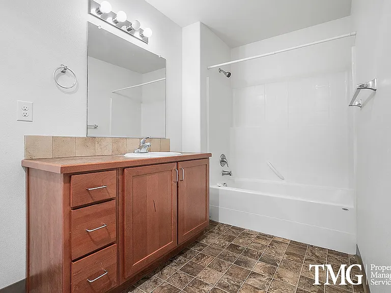 1017 SE 12th Ave — Photo 197