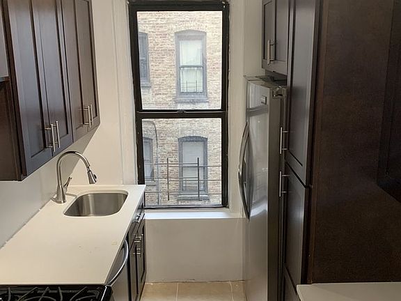 4th image of 267 Lincoln Pl APT 4B