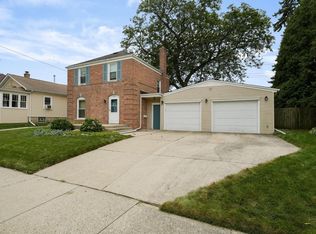 2701 Dwight St, Racine, WI 53403