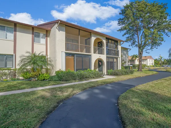 326 Knotty Pine Circle #C-1, Greenacres, FL 33463