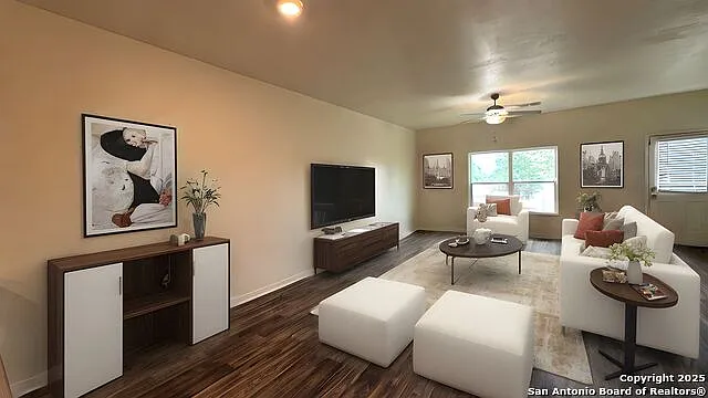 5 bed, 2.5 bath, 2542 sqft, $2,500 — Photo 3
