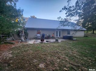 9735 Branch Rd, Oakdale, IL 62268