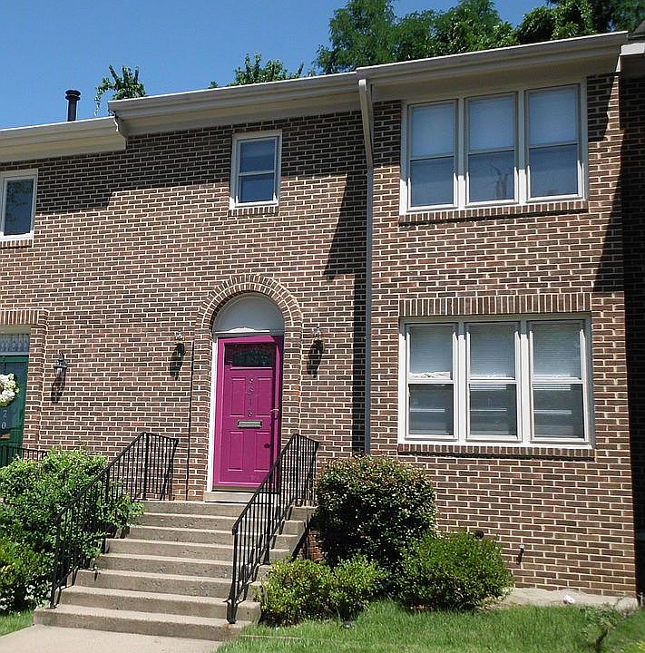 1st image of 8318 Highcliffe Ct