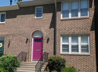 8318 Highcliffe Ct, Annandale, VA 22003