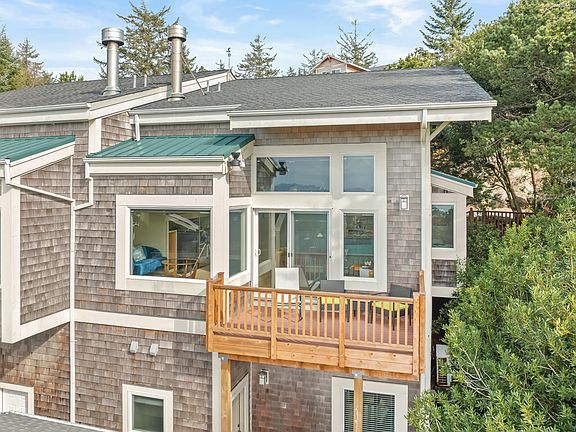 5th image of 505 Capes Dr W Unit 6