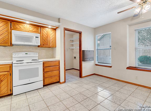 4th image of 15025 Mineral Springs St