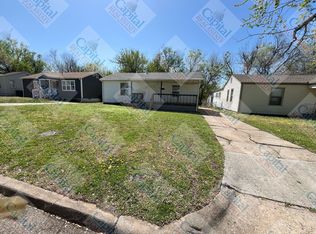 214 W Kittyhawk Dr, Midwest City, OK 73110