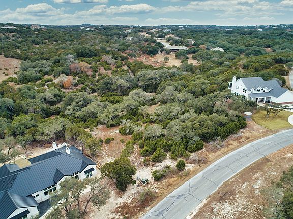 3rd image of 944 Moonlight Dr