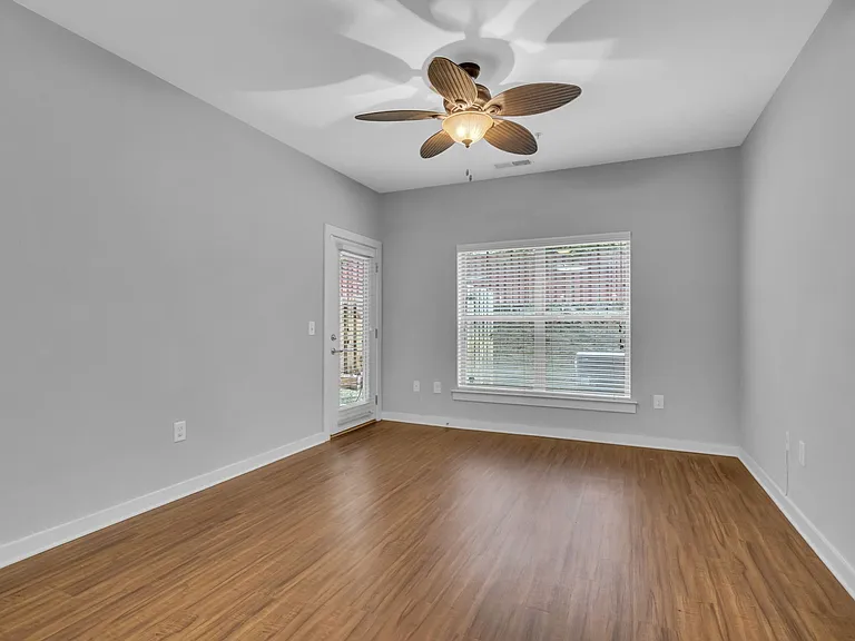 410 Rosedale Ave #105 — Photo 8