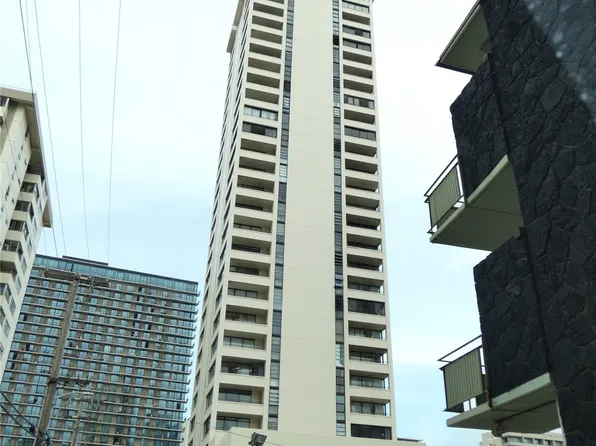 2410 Cleghorn St APT 502, Honolulu, HI 96815