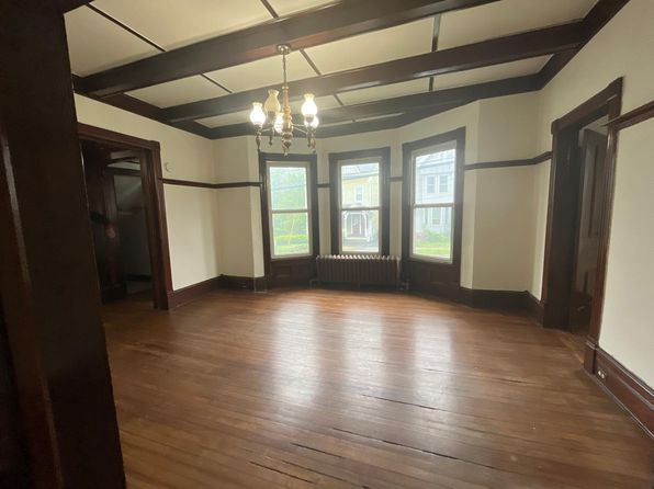 32 Balding Ave Floor 1