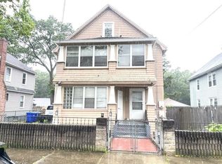 98-100 Fenwick St, Springfield, MA 01109