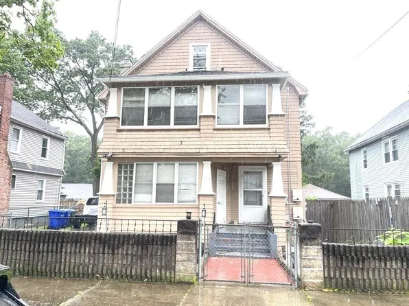 98-100 Fenwick St, Springfield, MA 01109