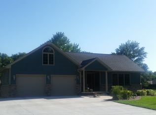 1205 E 3rd St, Friend, NE 68359