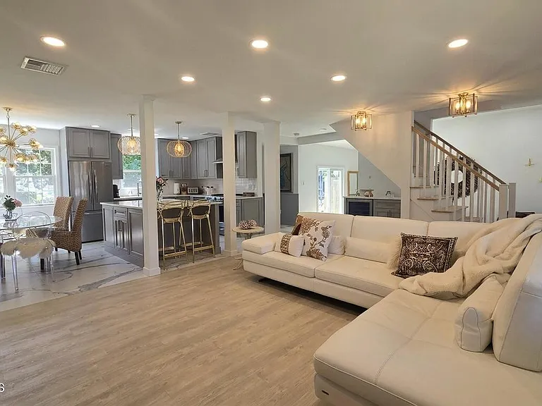 1314 Sunset Ave — Photo 3