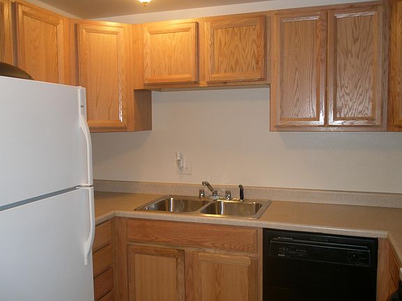 3rd image of 65 N Clarkson St APT 508