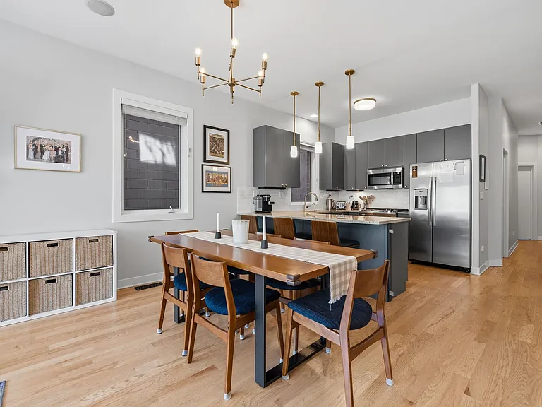 2864 W Lyndale St #2W — Photo 3