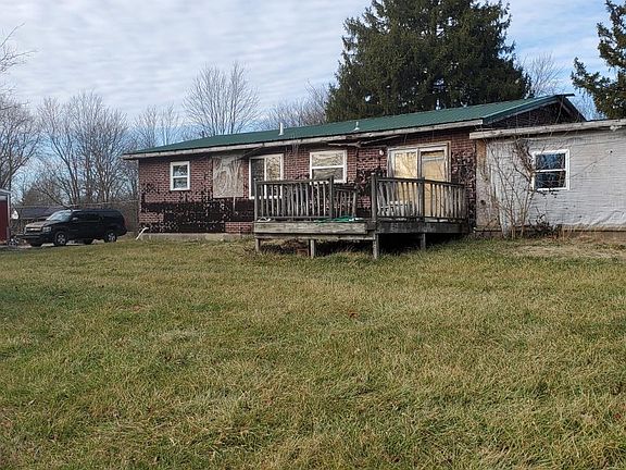 4th image of 1202 Yankeetown Rd