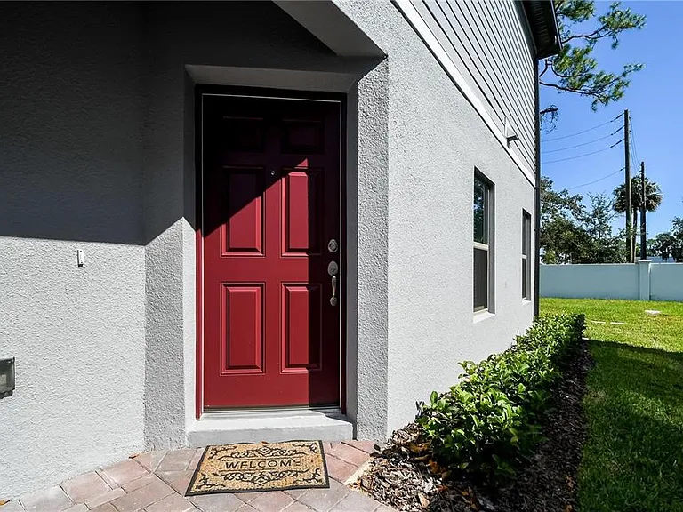 310 Cedar Bark Ln — Photo 4