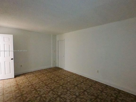 5th image of 3853 NW 213th St