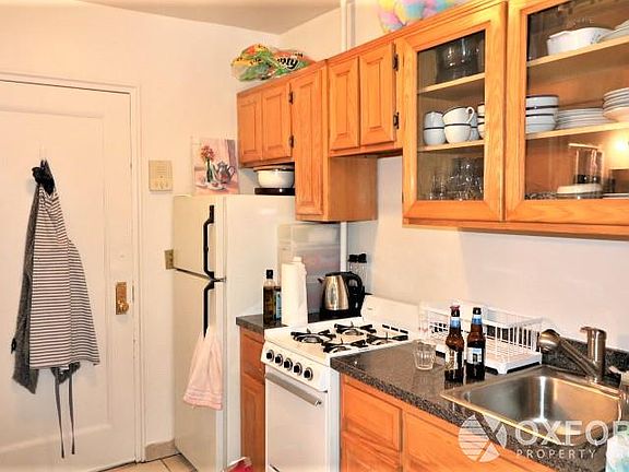 5th image of 248 W 21st St APT 1B