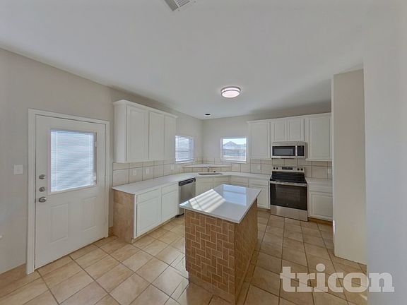 5th image of 521 Sandy Ln