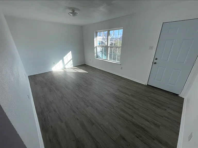 408 Jefferson St — Photo 4