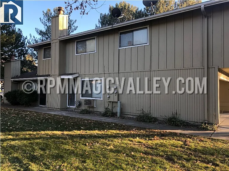747 Meadows Dr #2 — Photo 12