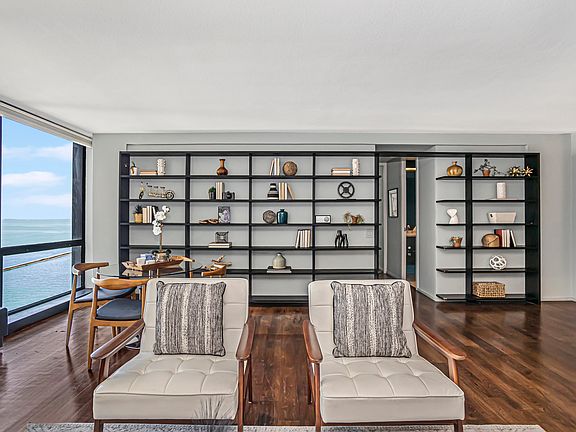 5th image of 900 N Lake Shore Dr APT 1307