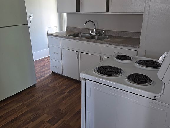 5th image of 131 S Hosmer St APT A