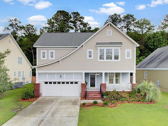 2nd image of 204 Carolinian Dr
