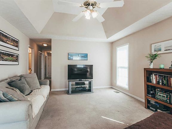 3rd image of 1084 Gray Bill Dr