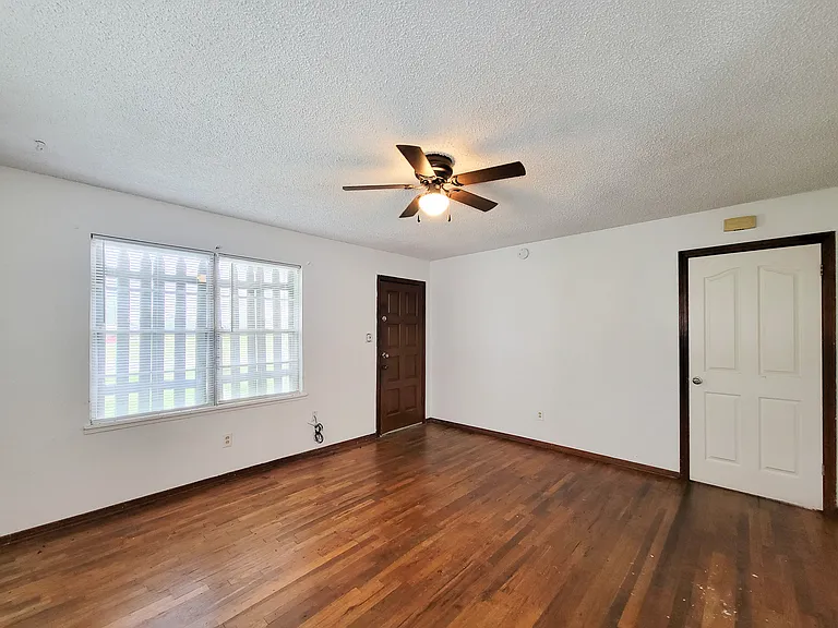 409 N Parrish St — Photo 25