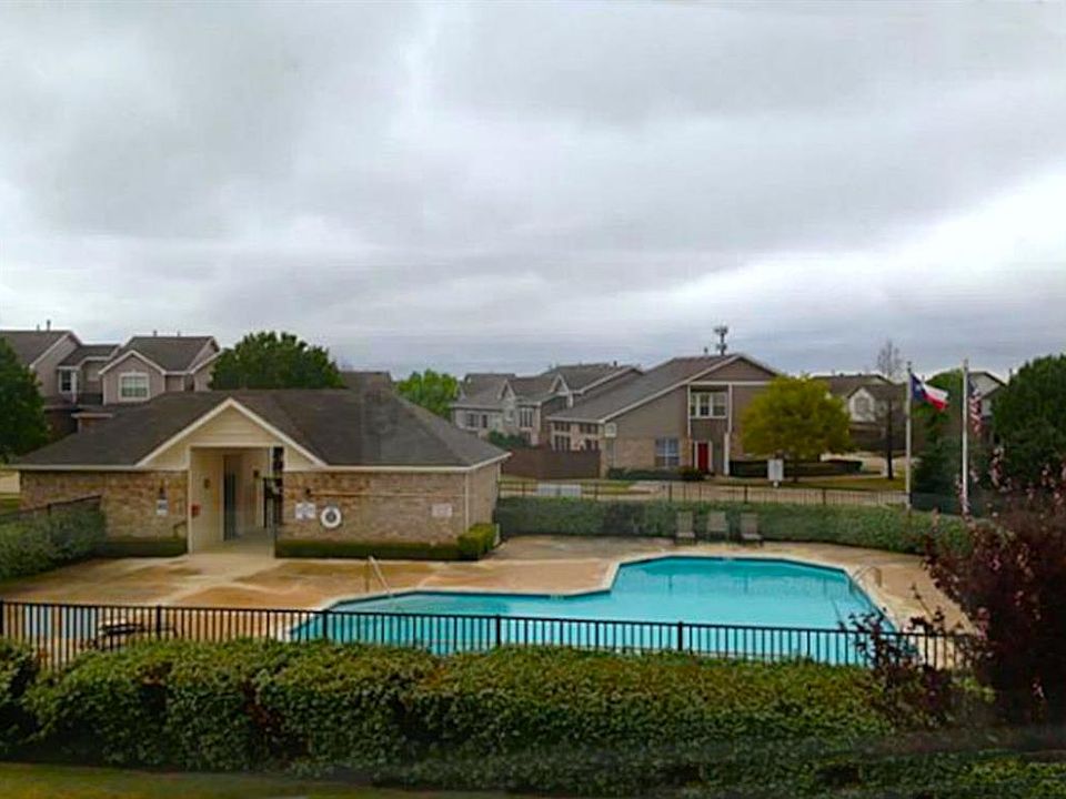 1st image of 905 Avondale Ln