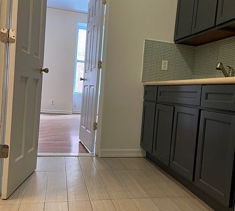 4th image of 9 Stanton St #3A42