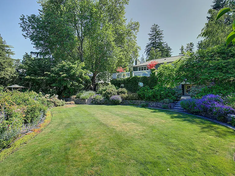 1645 Rambling Ln — Photo 16