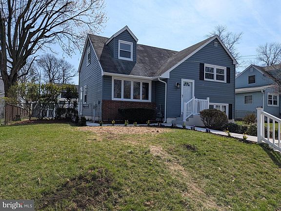 2nd image of 307 Oxford Dr