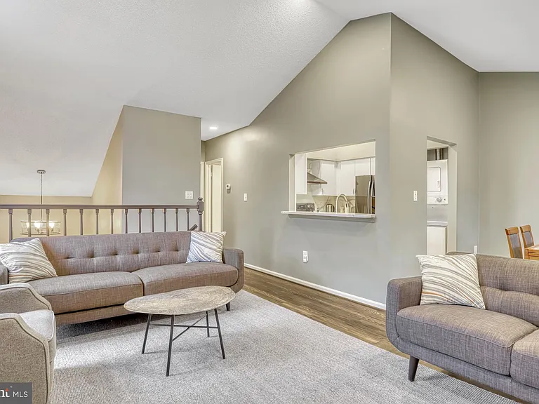 7598 N Lakeside Village Dr — Photo 4
