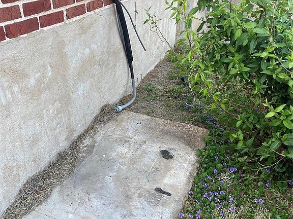 5th image of 8811 Northcrest Ln