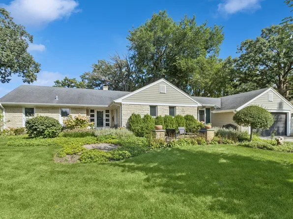 350 Homewood Ave, Libertyville, IL 60048