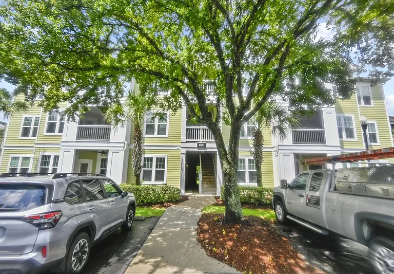 1811 Chatelain Way #1 — Photo 23