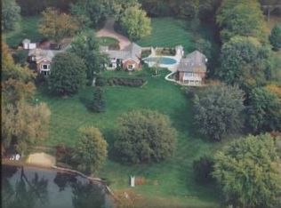 48 Hawthorne Ln, Barrington, IL