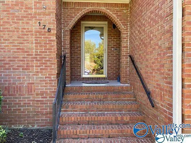 3 bed, 4.0 bath, 2434 sqft, $1,895 — Photo 3