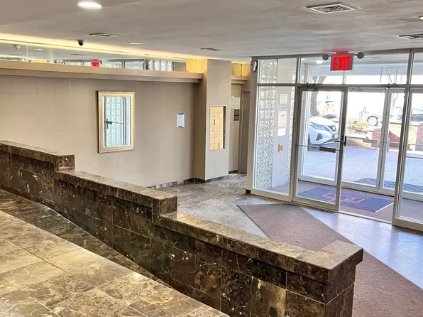 171 Wellington Ct APT 1H, Staten Island, NY 10314