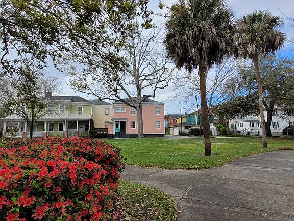 View of Duplex from Dixon Park across Java Place