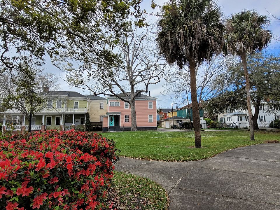 View of Duplex from Dixon Park across Java Place
