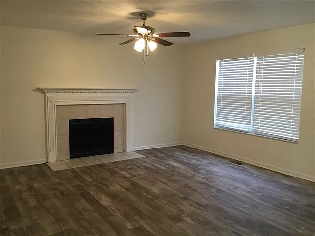 228 Isaac Tharp St — Photo 2