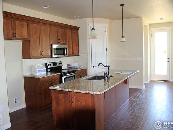 3rd image of 6304 Corvina St