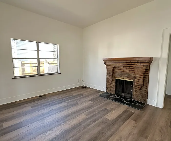 2634 Barton St — Photo 13