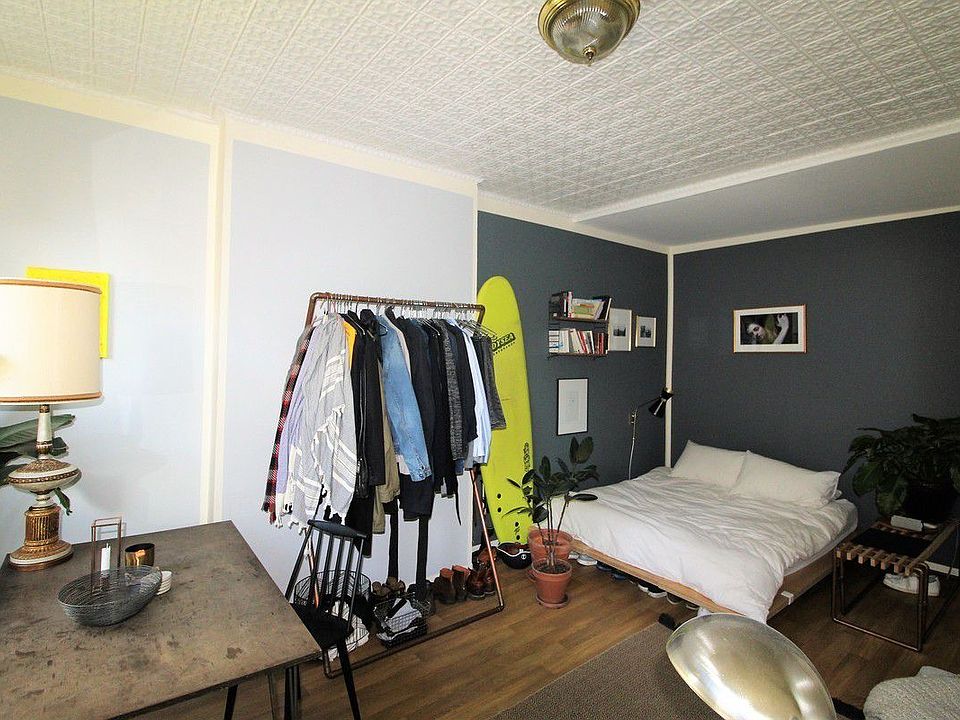 2nd image of 472 Smith St APT 2R